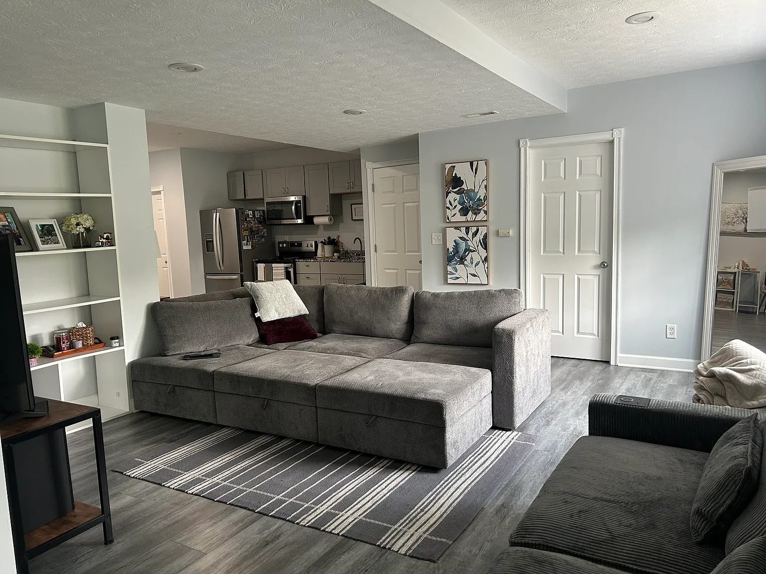 2 bed, 1100 sqft, $1,300 — Photo 4