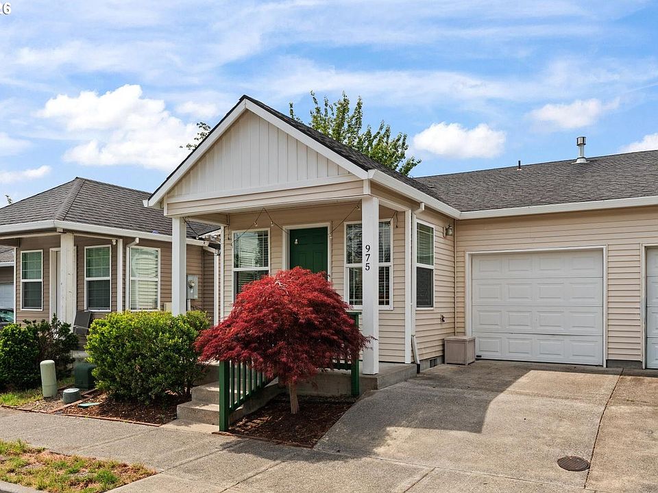 1st image of 975 SW Junction Pl
