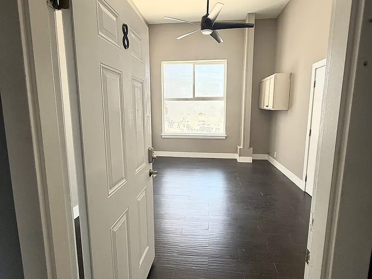 2330 E Cesar E Chavez Ave #5-8 — Photo 10