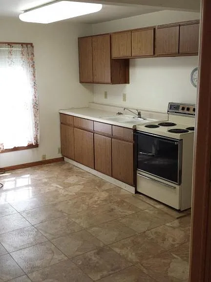 918 Vine St — Photo 2