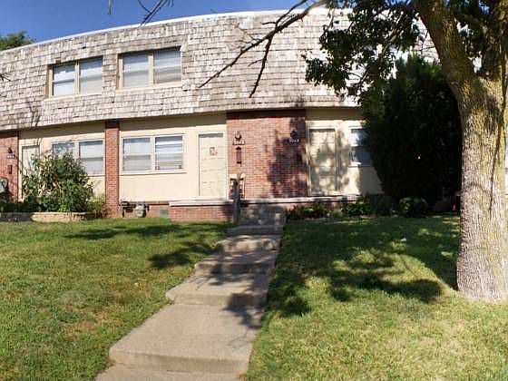 1st image of 302A Chateau Dr