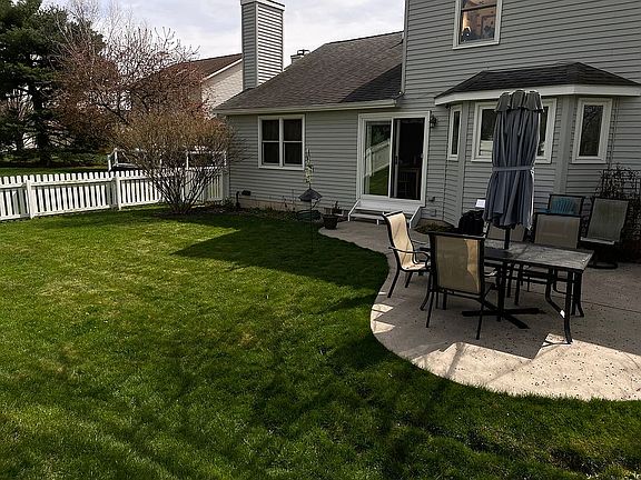 5th image of 1089 Roy Marsh Dr