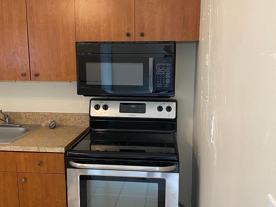 1st image of 15960 NE 19th Ct #2