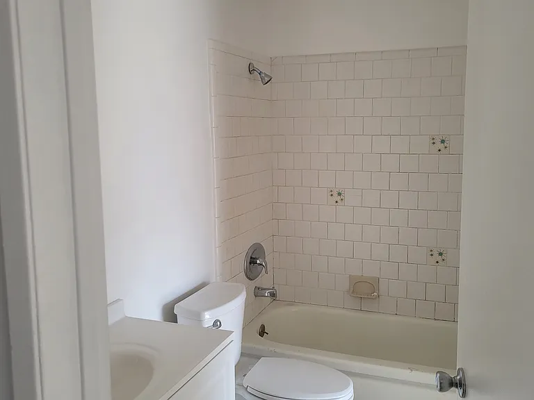 719 Wedgewood Ave #B — Photo 5