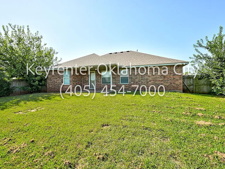 629 E Linden Ln — Photo 30