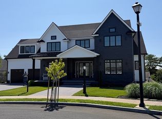 4 Oneil Way, Saugus, MA 01906