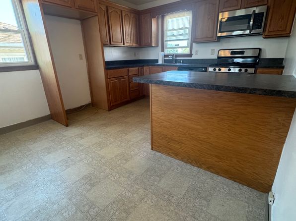 190 Baltimore Ave Floor 2