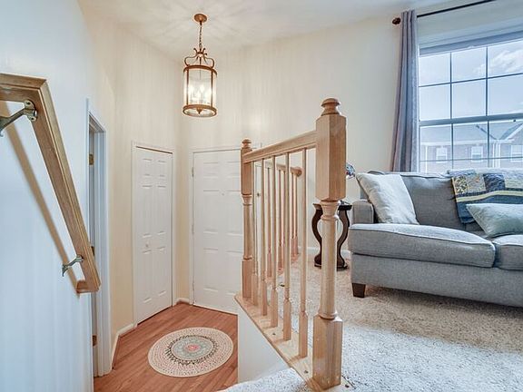 2nd image of 206 Dundee Pl