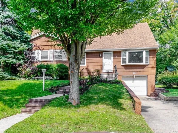 3 Nirvana Avenue, Great Neck, NY 11023