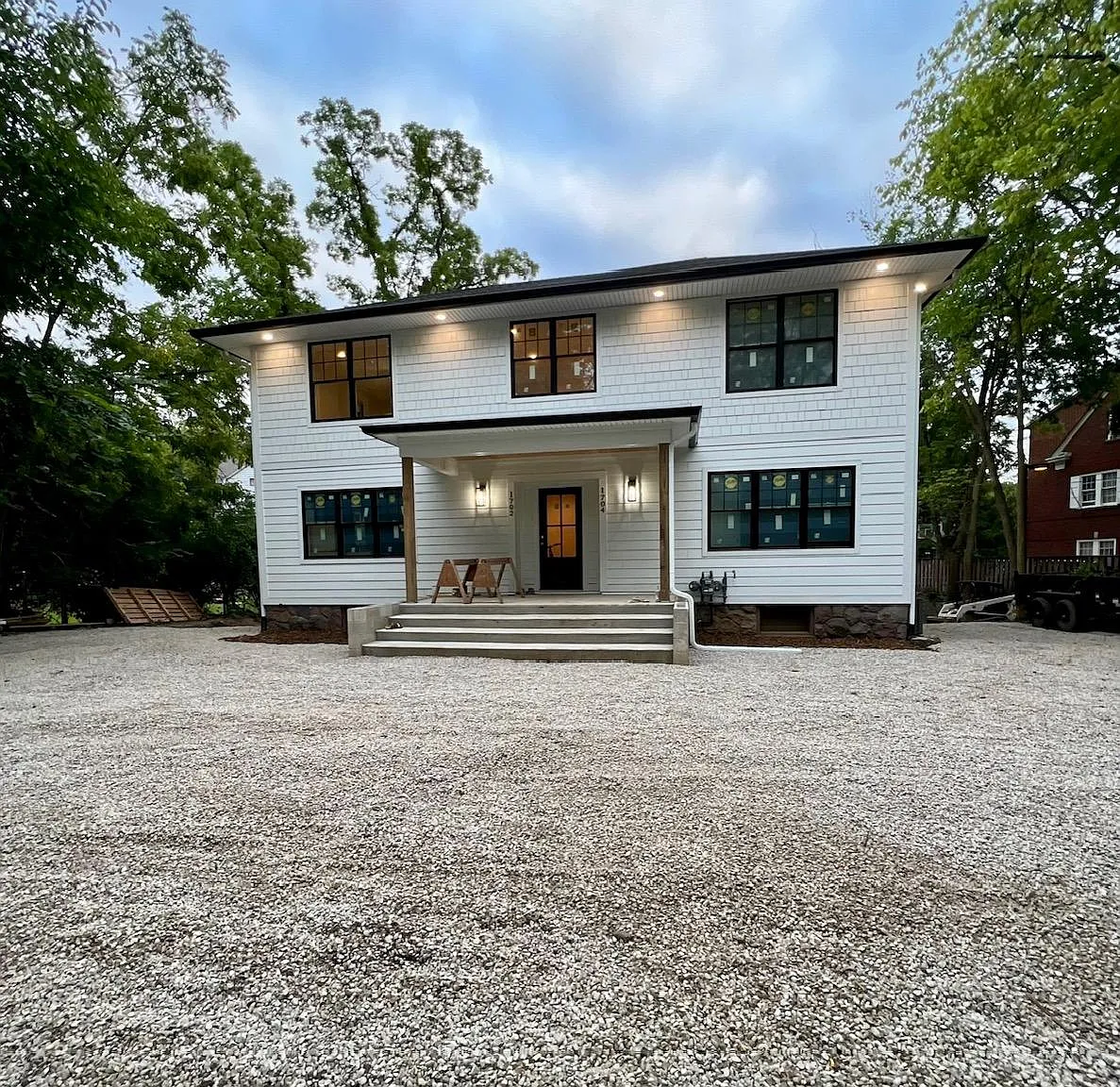 1702 Hill St — Photo 1