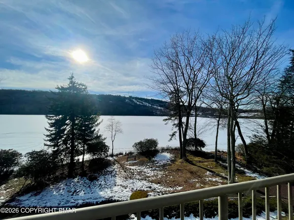 55 Midlake Dr #301H, Lake Harmony, PA 18624