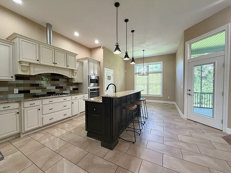 1805 Blue Stone Dr — Photo 7