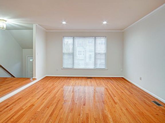 4th image of 6912 Kerrywood Cir