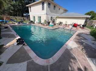 6611 Columbia Dr, Bradenton, FL 34207