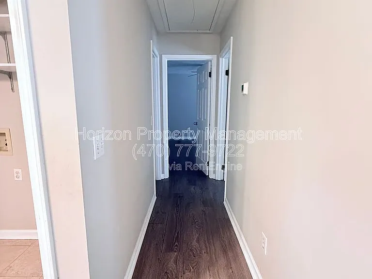 1670 Lakeside Trl — Photo 11