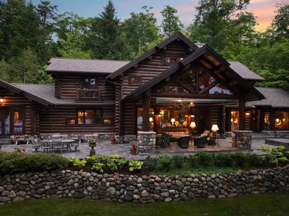 6166 Lake Grove Rd, Petoskey, MI 49770