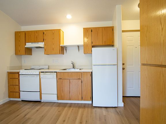 4th image of 130 SE 105th Ave APT C2
