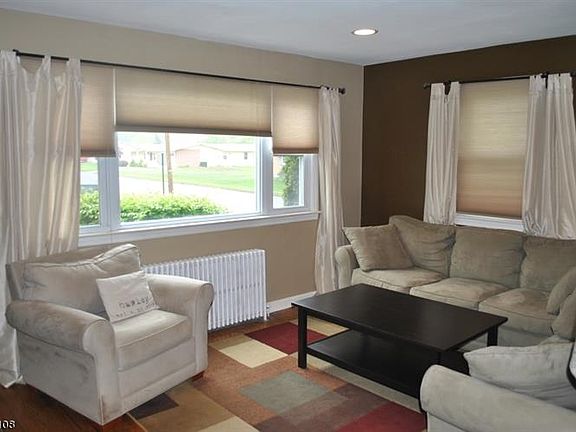 5th image of 240 Rosehill Ave