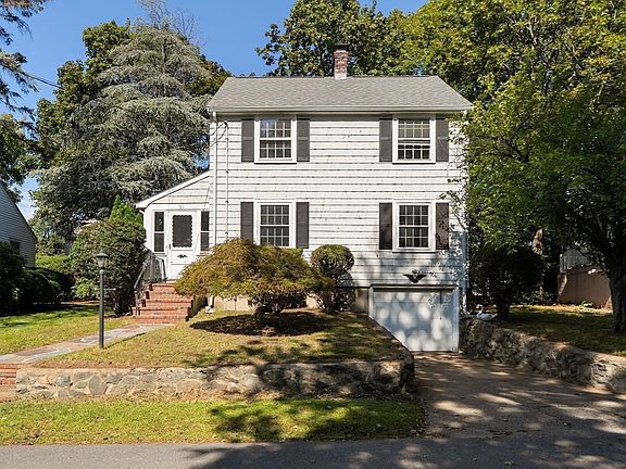 2nd image of 51 Iroquois Rd