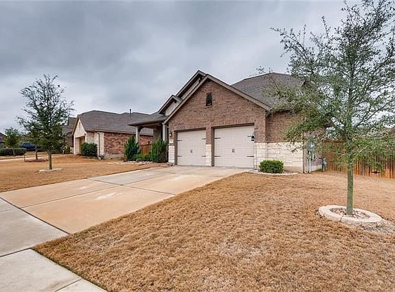 2nd image of 2720 Santa Domingo Dr