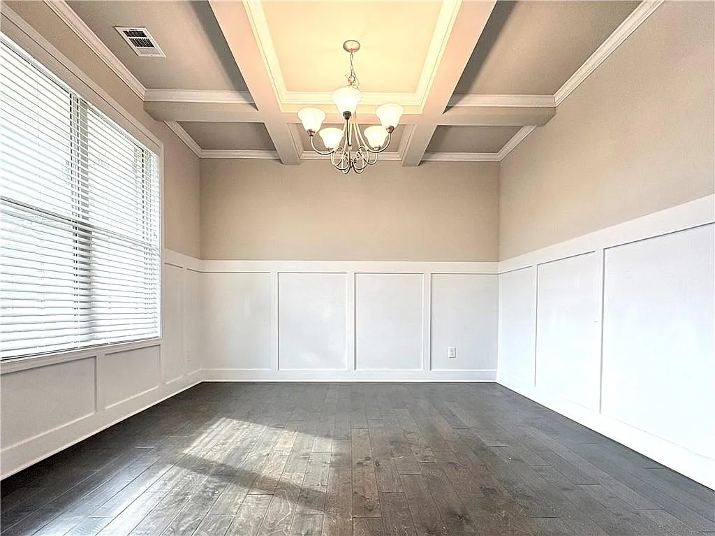 4 bed, 2252 sqft, $2,250 — Photo 2