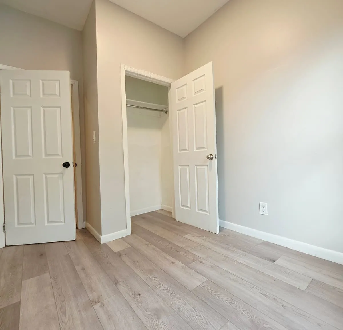 3 bed, 1000 sqft, $2,100 — Photo 4