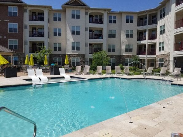 Vanguard Crossing | 8342 Delcrest Dr, Saint Louis, MO