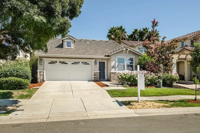 1845 Danbrook Dr photo 1