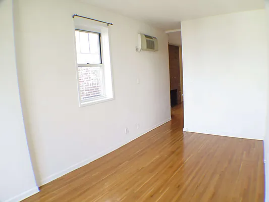 Rented by Glasser Realty LLC | media 4