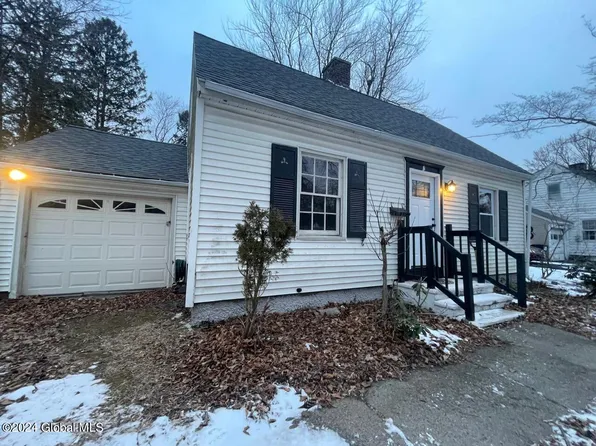 15 Jennifer Road, Glenville, NY 12302