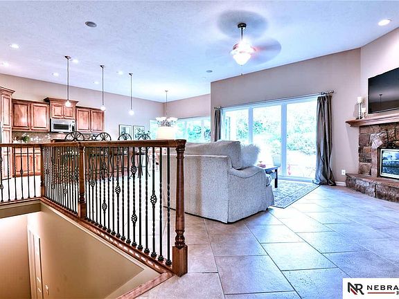 4th image of 16720 Jaynes Cir