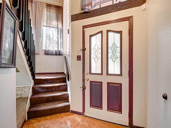 3rd image of 3723 Villa Glen Dr