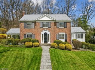 19 Lewis Dr, Maplewood, NJ 07040