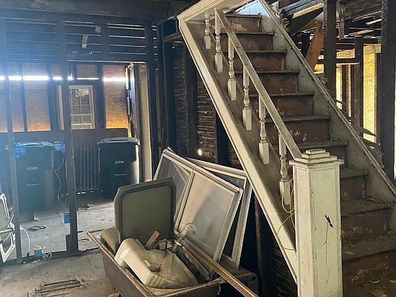5th image of 230 New St