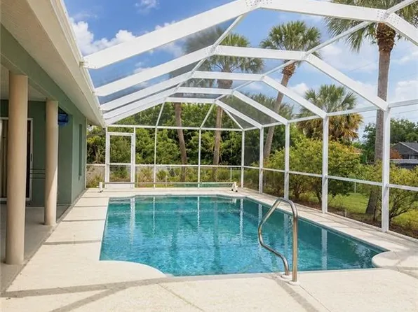 420 Glendale AVE, LEHIGH ACRES, FL 33936