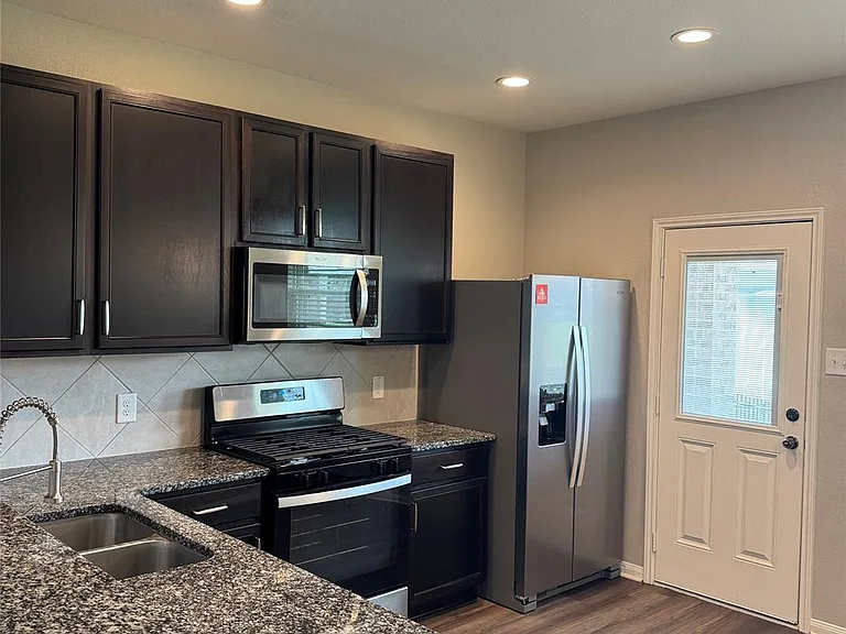 3831 W Alessano Ln — Photo 4