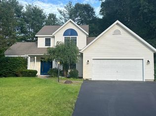 413 Jessamine Ln, Schenectady, NY 12303