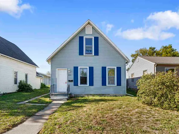 1035 10th St SE, Cedar Rapids, IA 52401