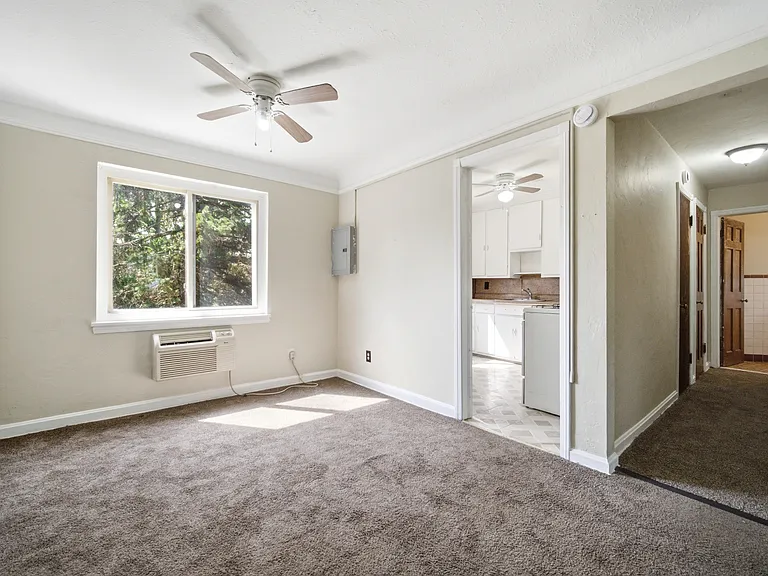 2715 Noble Rd #303 — Photo 4