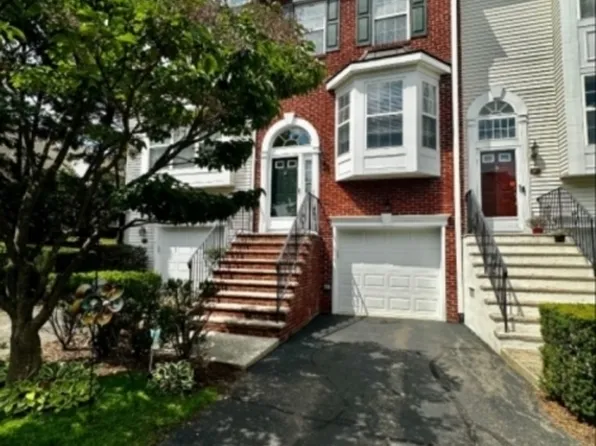 201 Swathmore Dr, Nutley, NJ 07110