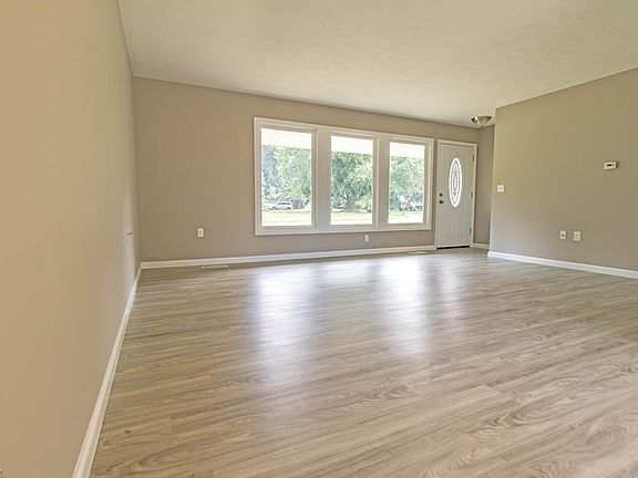 4th image of 6823 Canterbury Dr