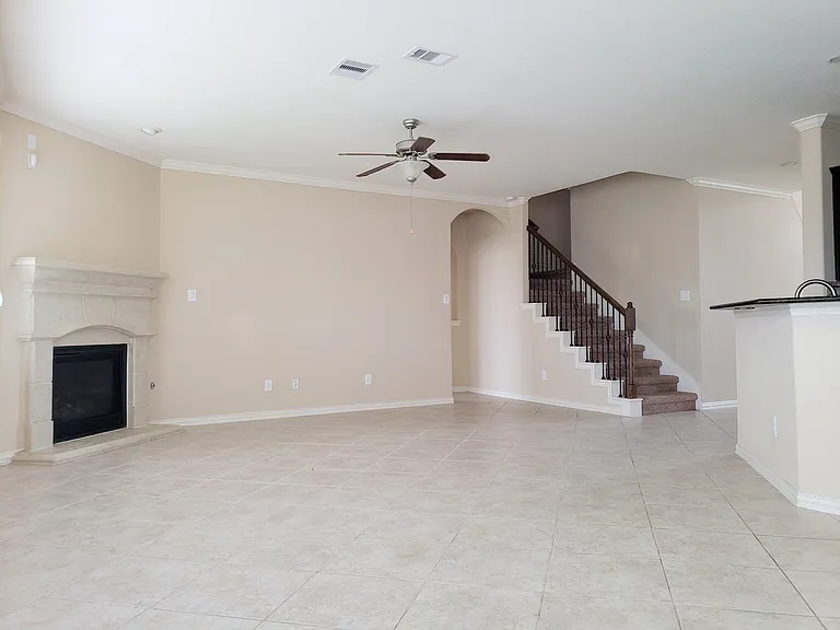 8818 Cornina Dr — Photo 8