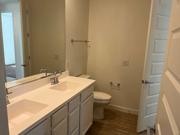 456 E Shellie Ct — Photo 5