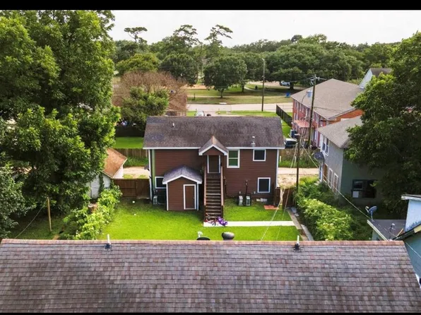 2721B Virginia St, Baytown, TX 77520