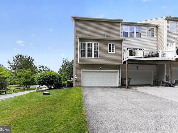 4th image of 1825 Darlington Ln