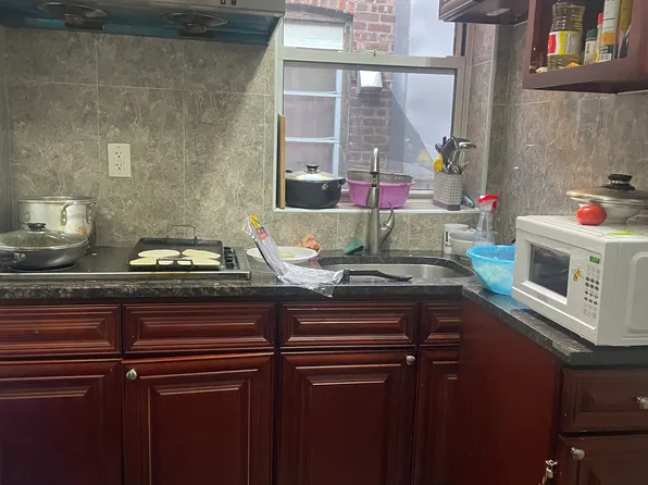 3922 9th Avenue image 2 of 14