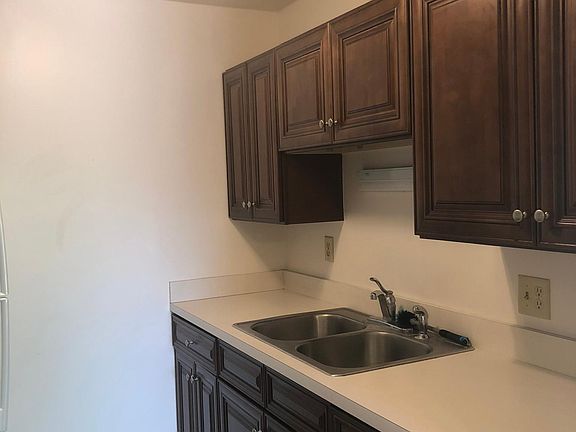 3rd image of 1005 Quail Dr #111