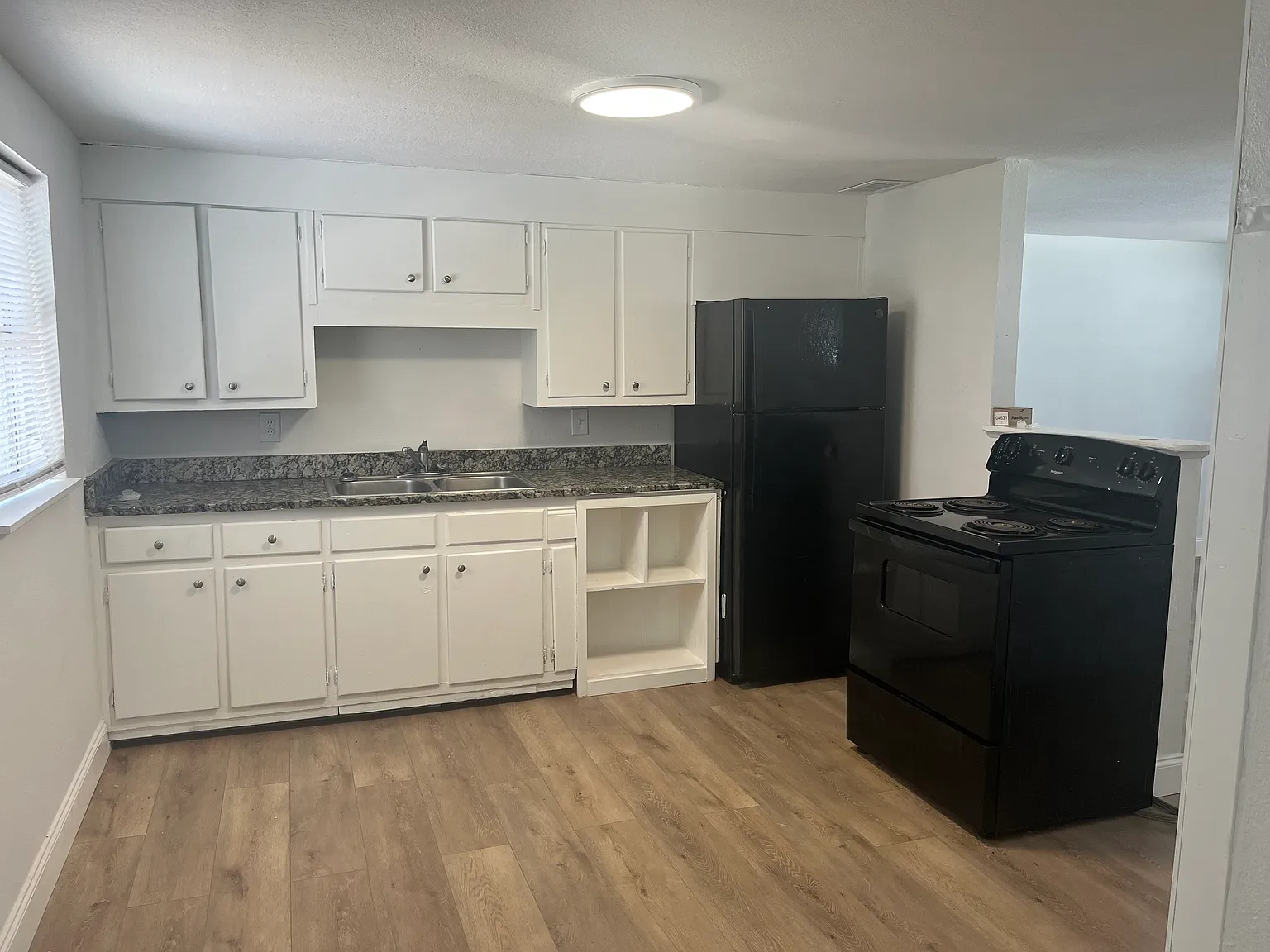 2 bed, 816 sqft, $1,700 — Photo 3