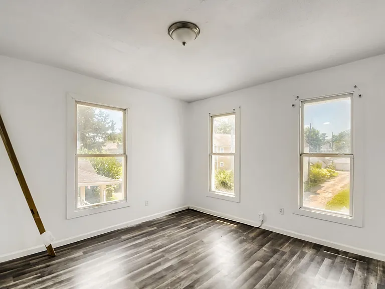 62-64 S Eureka Ave #62 — Photo 12