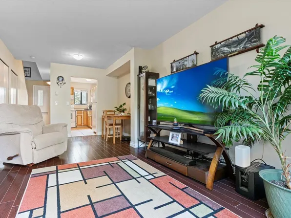 6609 138th St #14, Surrey, BC V3W 5G7